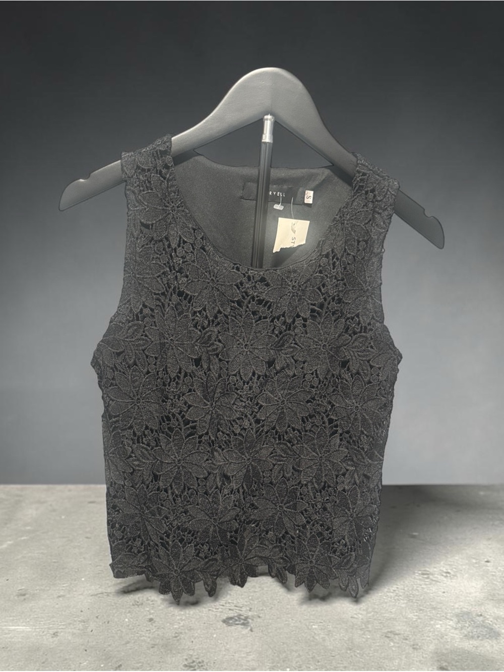 VERRY ELL Black Floral Crochet Lace Camisole Top